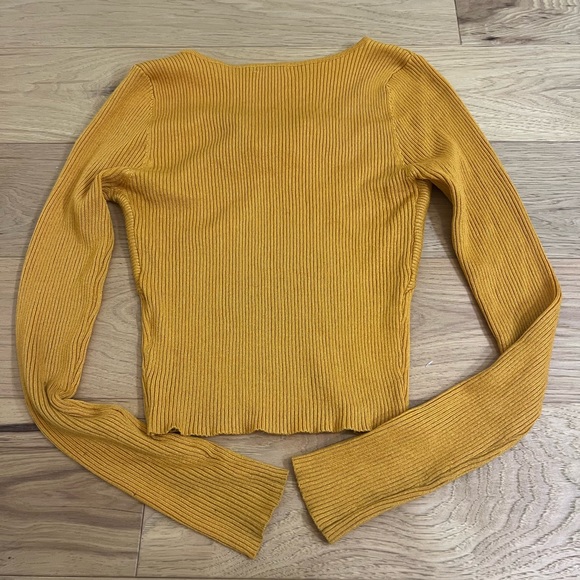 Ardene Mustard Yellow Front Tie Knot Long Sleeve - Size S - Picture 4 of 4